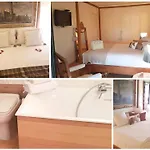 Bed and Breakfast Le Fortuny - 3 Suites, 2 Apparts, 1 - Proche Tram Ligne Aeroport Et Parking Gratuit